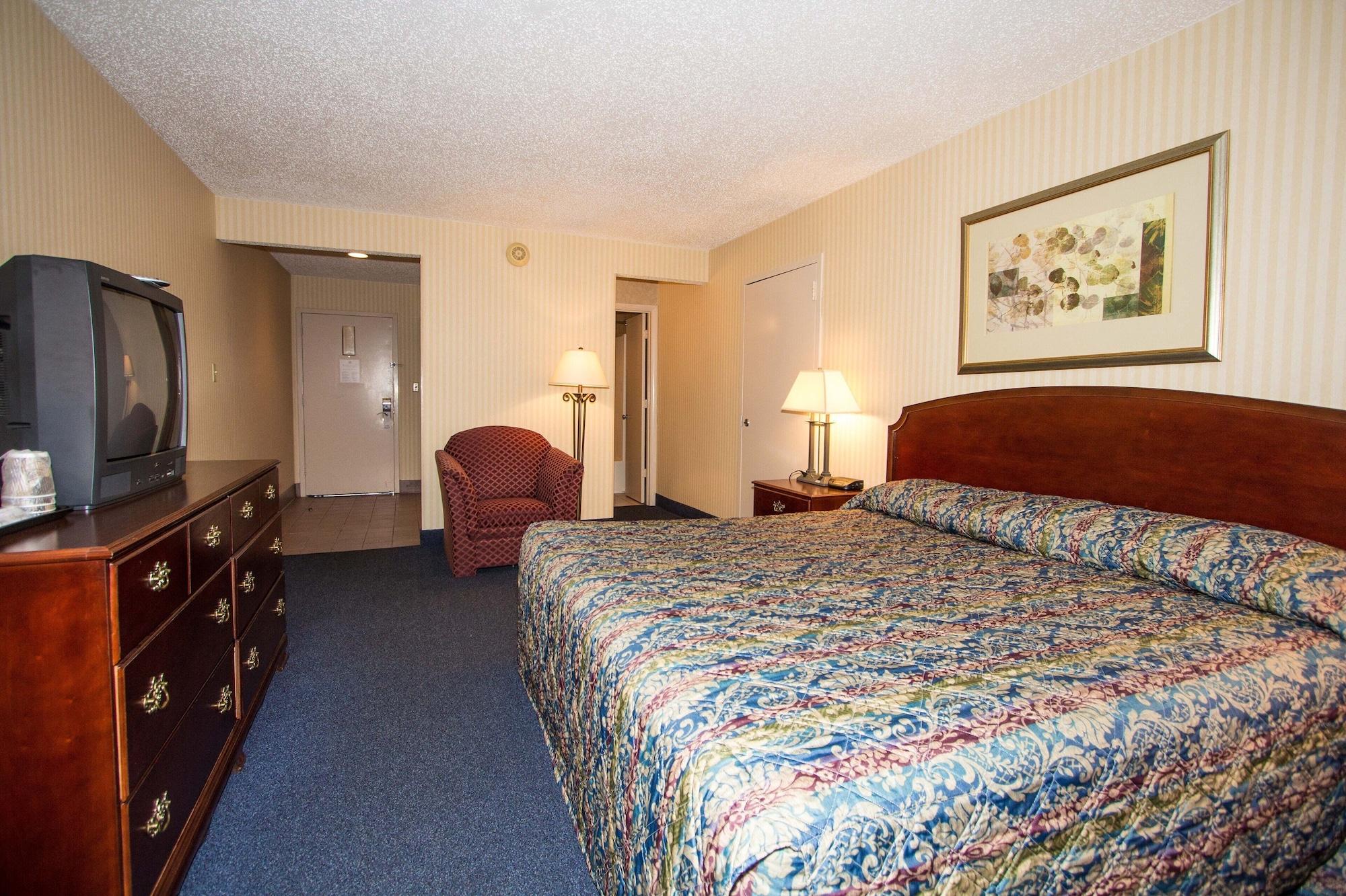 Red Roof Inn & Suites Newport News Esterno foto