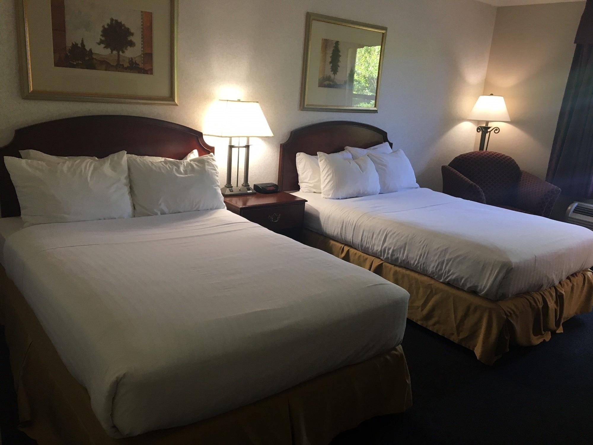 Red Roof Inn & Suites Newport News Esterno foto