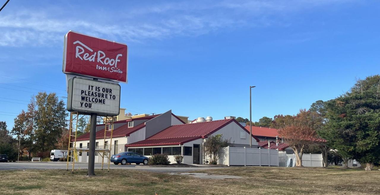 Red Roof Inn & Suites Newport News Esterno foto