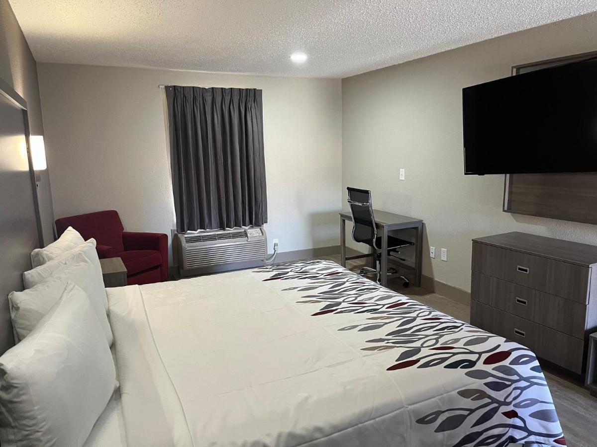 Red Roof Inn & Suites Newport News Esterno foto
