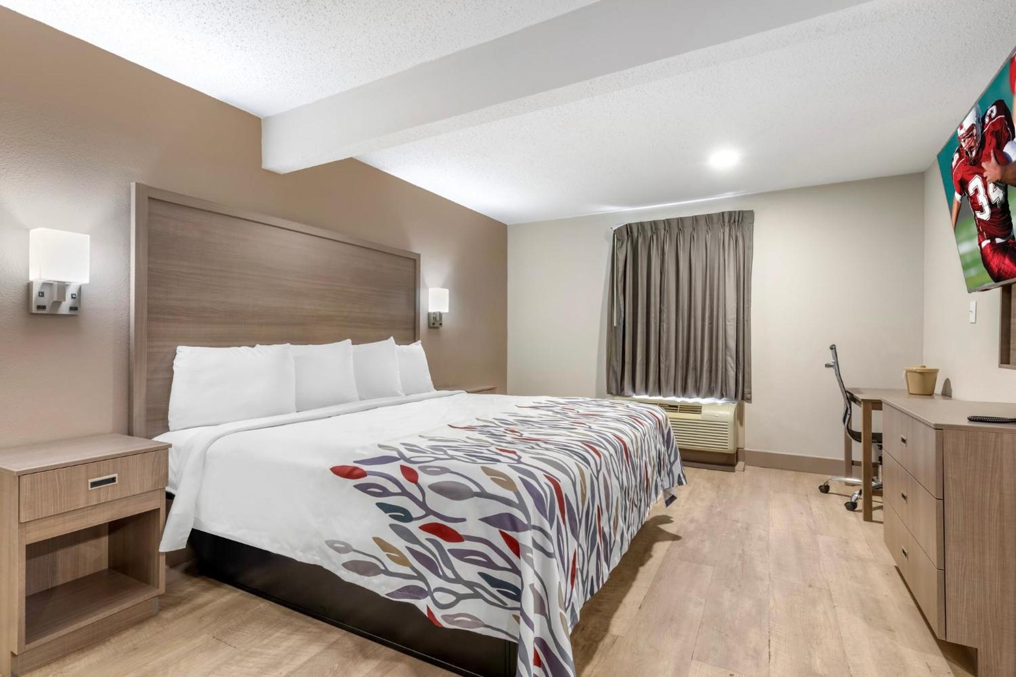 Red Roof Inn & Suites Newport News Esterno foto