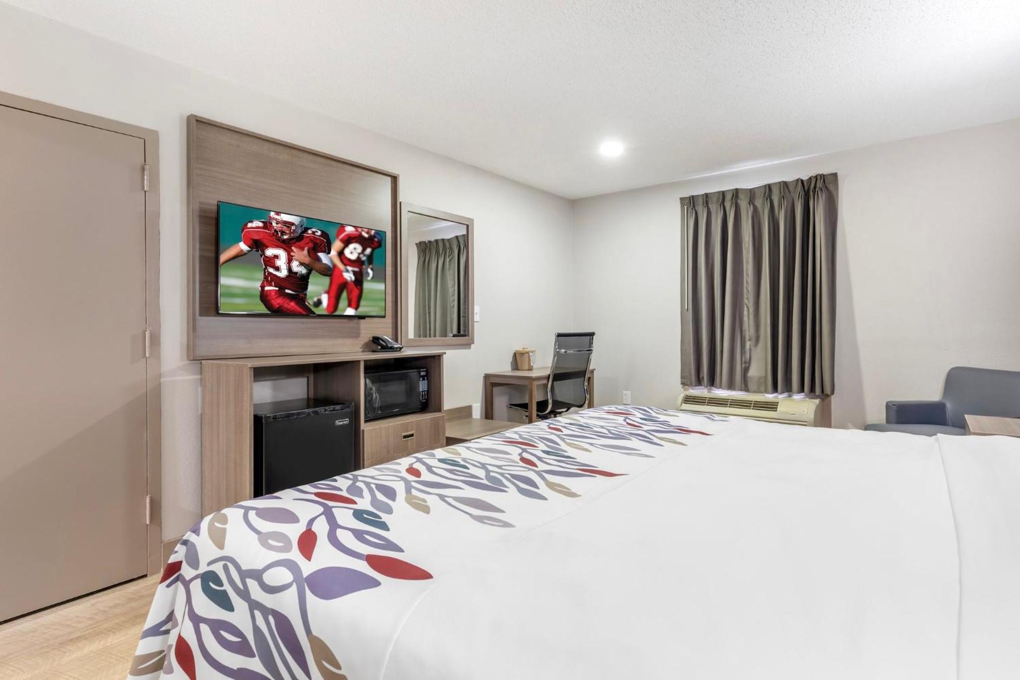 Red Roof Inn & Suites Newport News Esterno foto