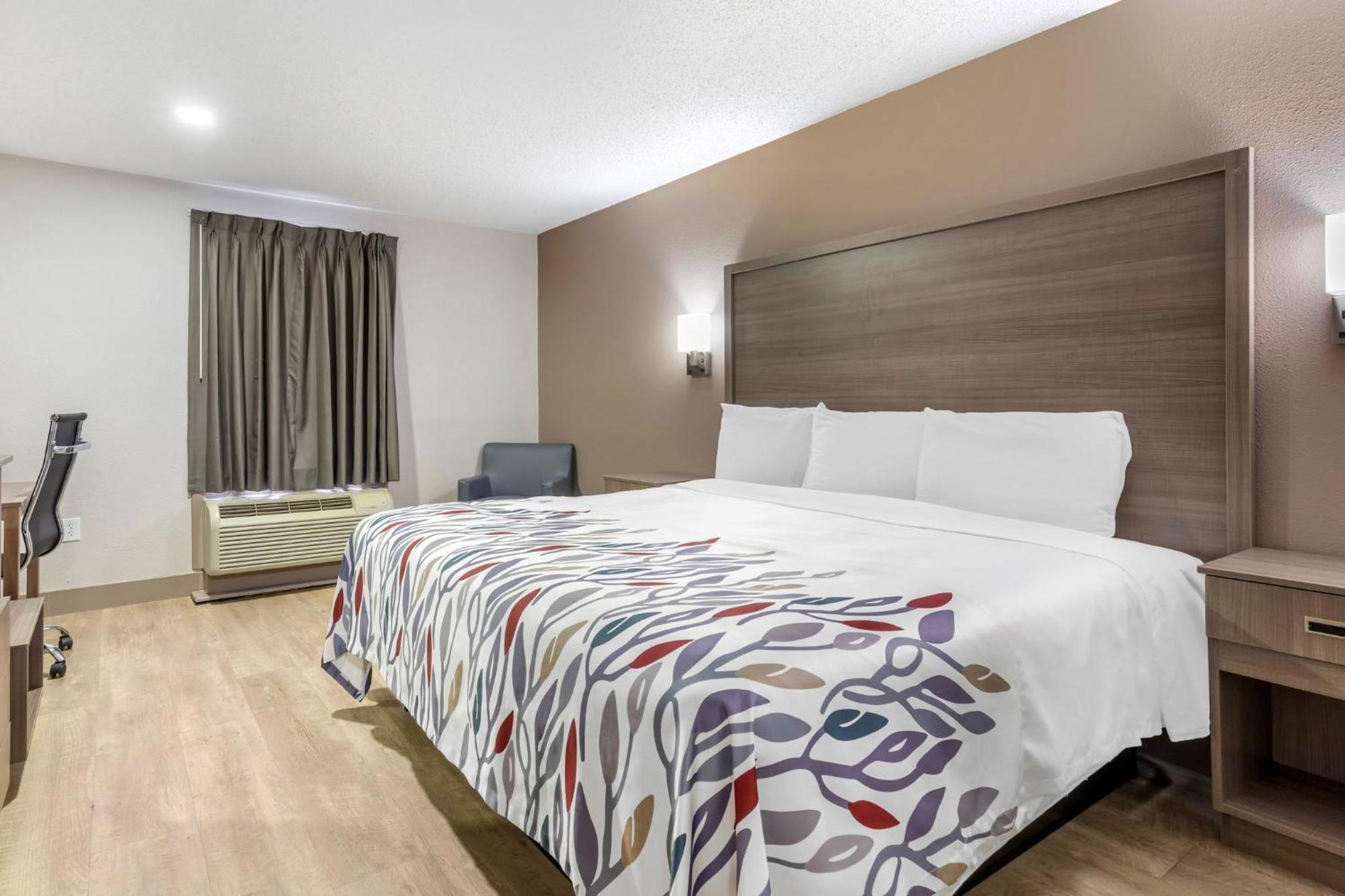 Red Roof Inn & Suites Newport News Esterno foto