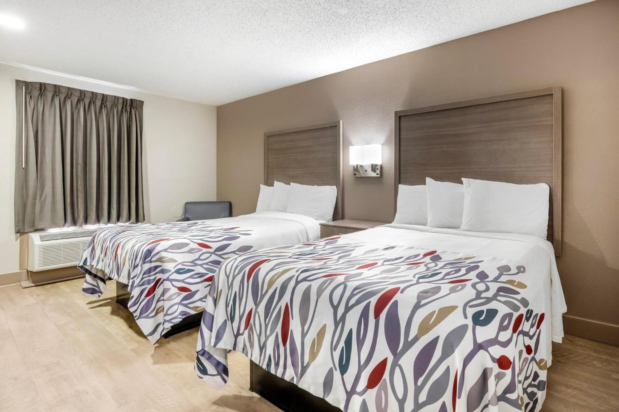Red Roof Inn & Suites Newport News Esterno foto