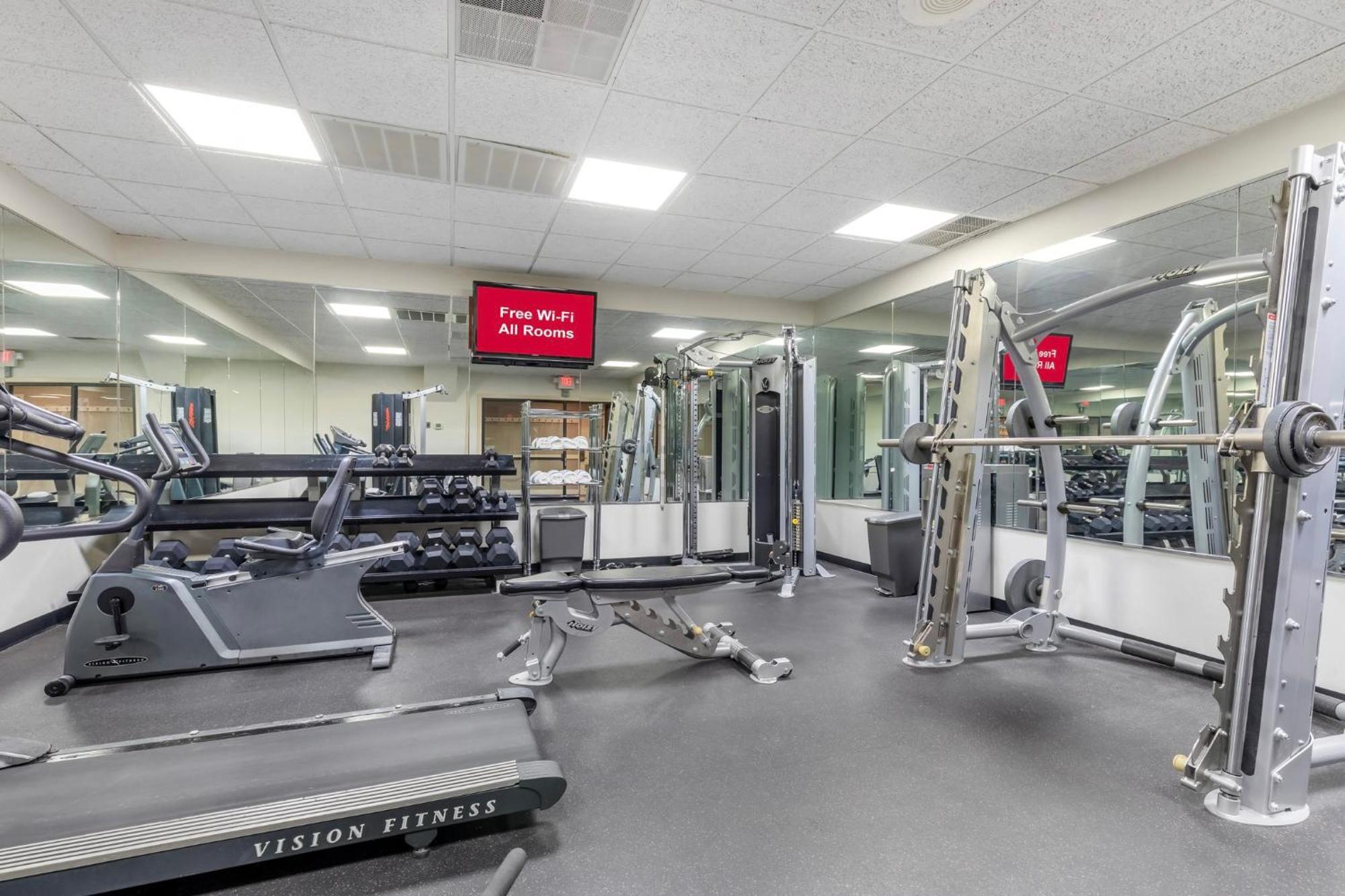 Red Roof Inn & Suites Newport News Esterno foto
