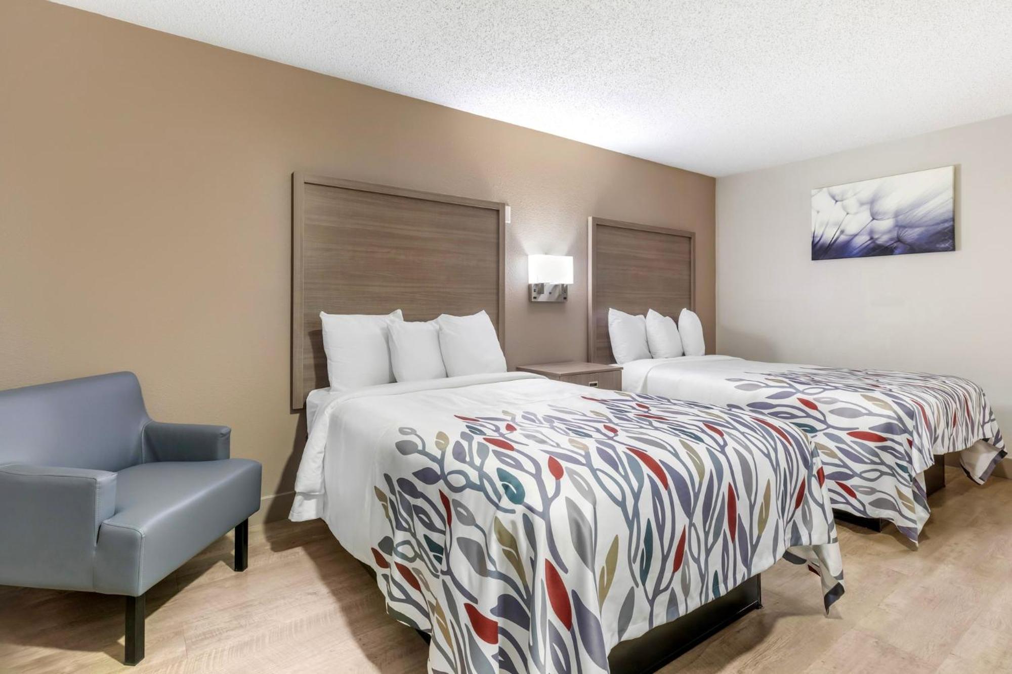 Red Roof Inn & Suites Newport News Esterno foto