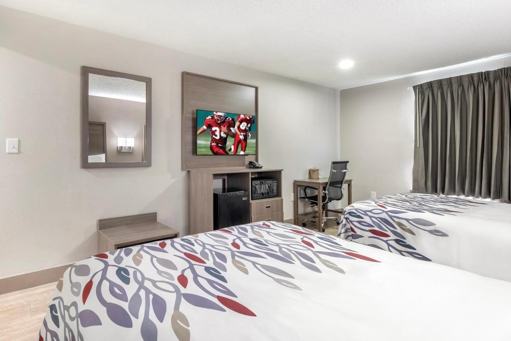 Red Roof Inn & Suites Newport News Esterno foto