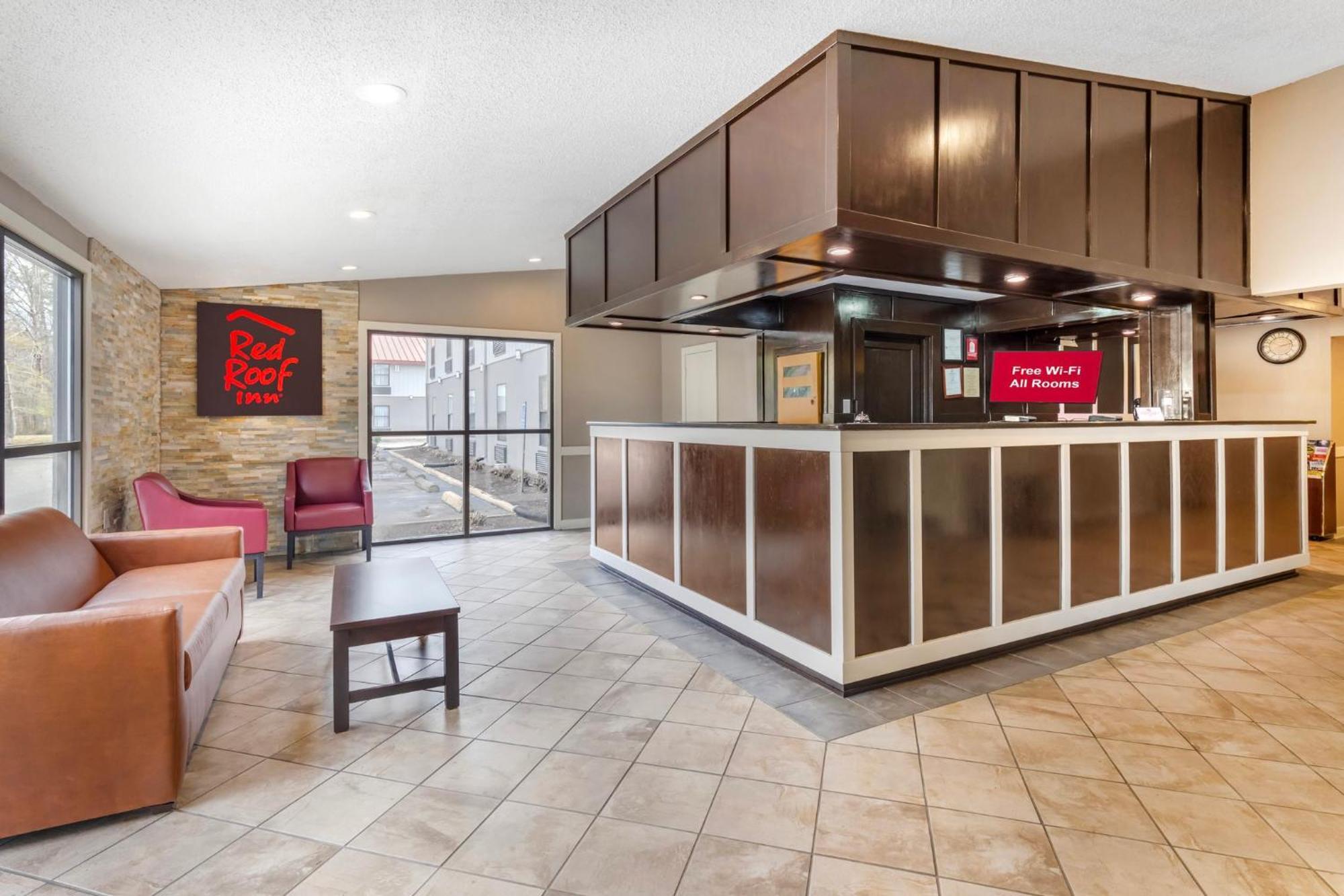 Red Roof Inn & Suites Newport News Esterno foto
