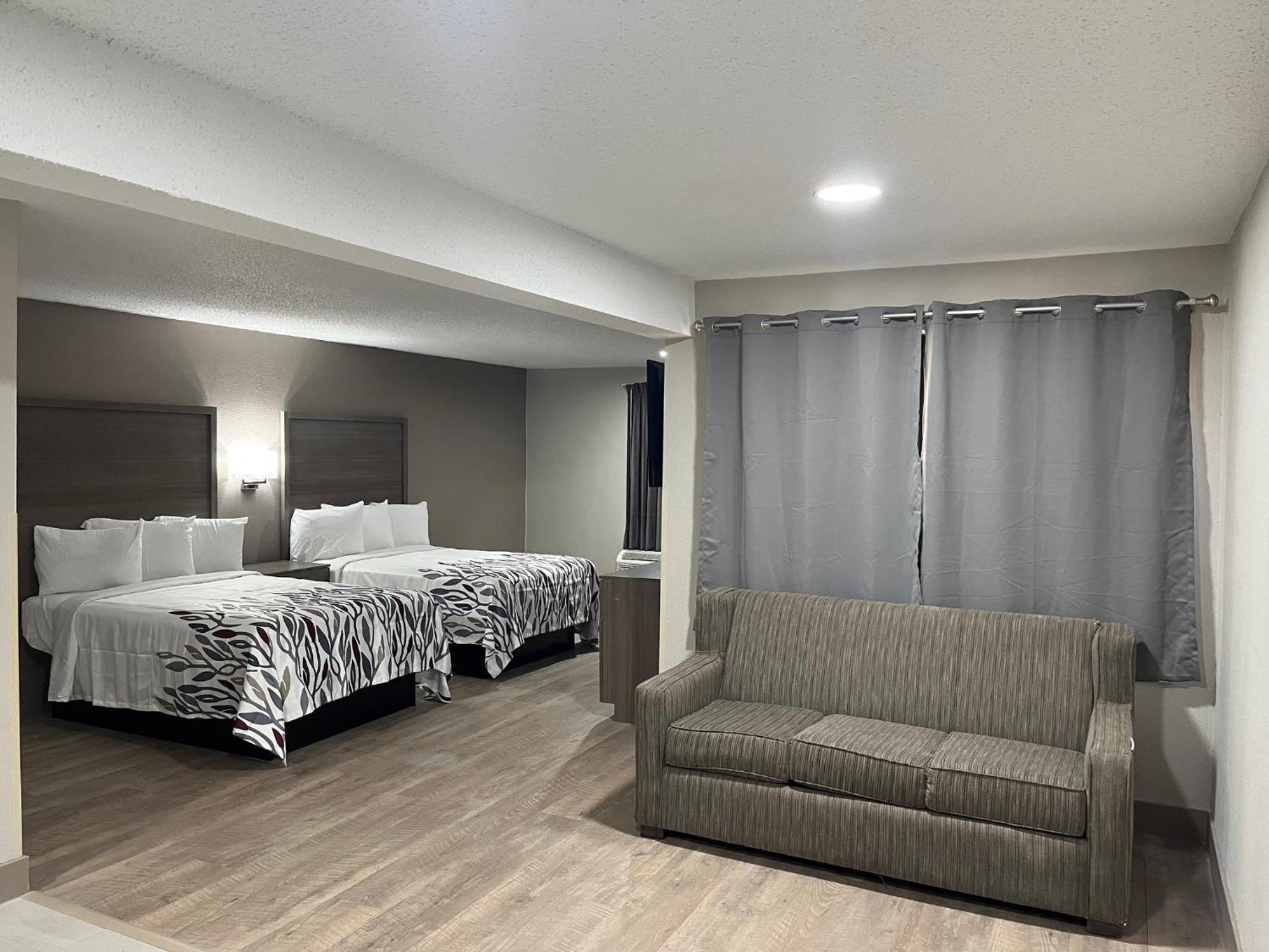 Red Roof Inn & Suites Newport News Esterno foto