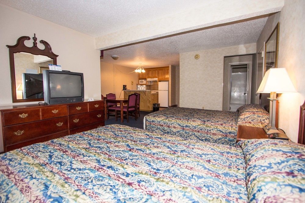 Red Roof Inn & Suites Newport News Esterno foto